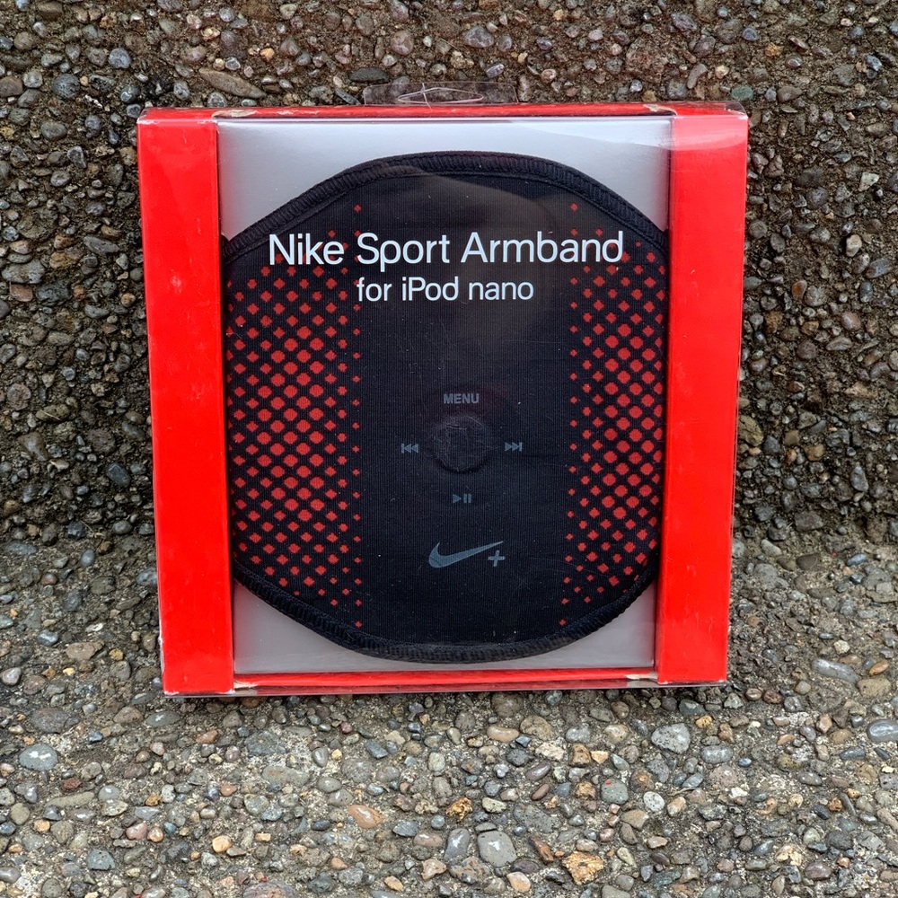 Nike Sport Armband for Apple iPod Nano 1-5 GEN Black & Red MSRP $29.00  NEW